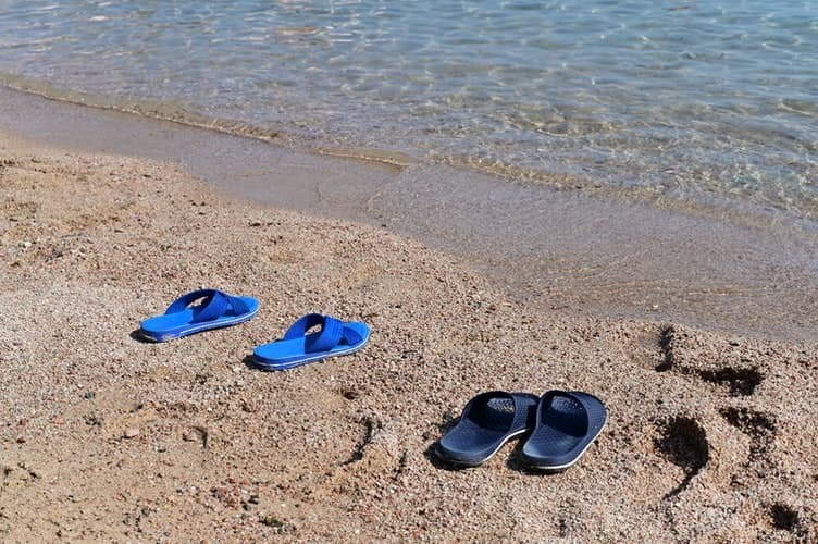 árabe serie simpatía Cuáles zapatos usar para ir a la playa - CalzadosClubVerde - Calzados  ClubVerde